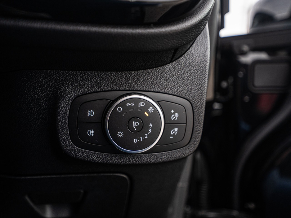 2020 Ford Fiesta - image 21