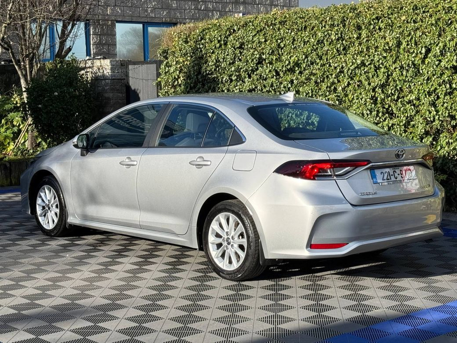 2022 Toyota Corolla LUNA 1.8 HYBRID // SERVICE HISTORY // LANE ASSIST // REVERSE CAMERA €20,900