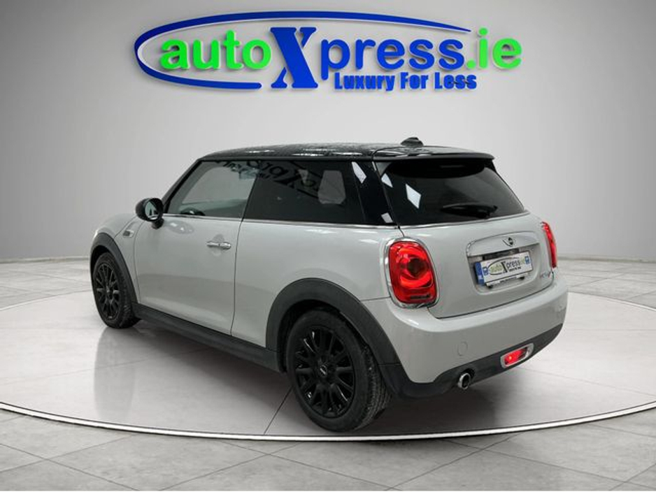 2017 MINI Cooper D - image 11