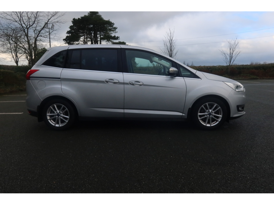 2015 Ford Grand C-Max 1.5 TDCI ZETEC 120 120PS 5DR €7,500