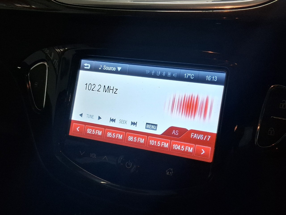 2015 Opel Corsa - image 10