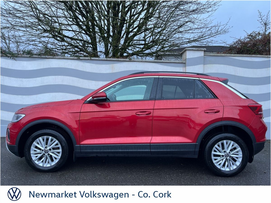 2024 Volkswagen T-Roc - image 19