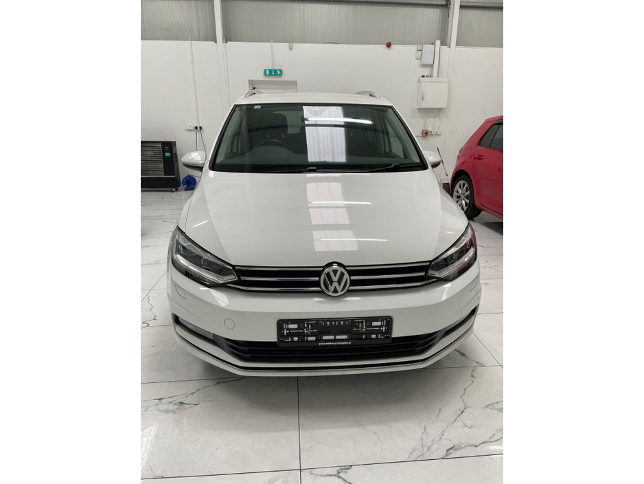 2017 Volkswagen Touran  €16,995