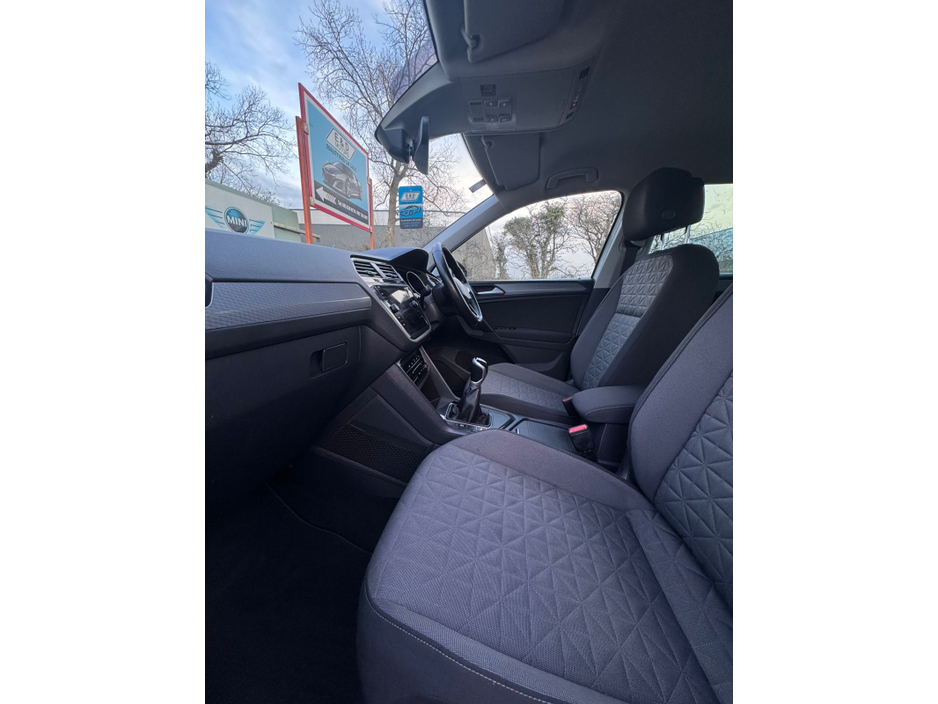 2021 Volkswagen Tiguan LIFE 2.0 TDI MANUAL 6SPEED FWD 122BHP 5 5DR €26,800