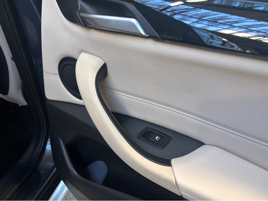 2019 BMW X1 - image 3