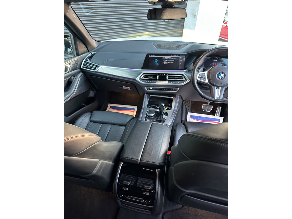 2020 BMW X5 - image 29