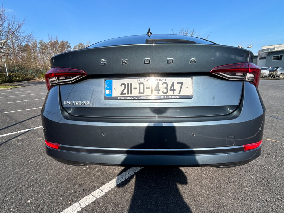 2021 Skoda Octavia - image 8