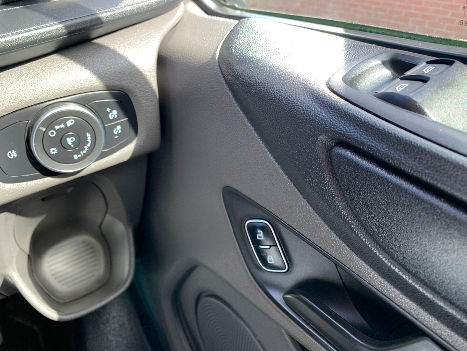2021 Ford Transit Custom - image 22
