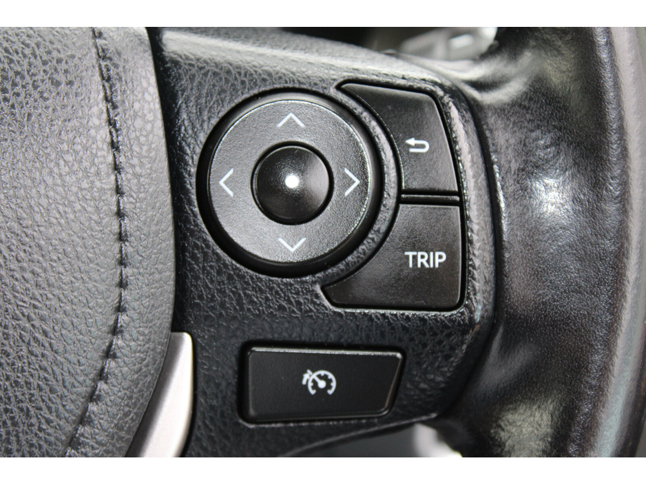 2017 Toyota Rav4 - image 26