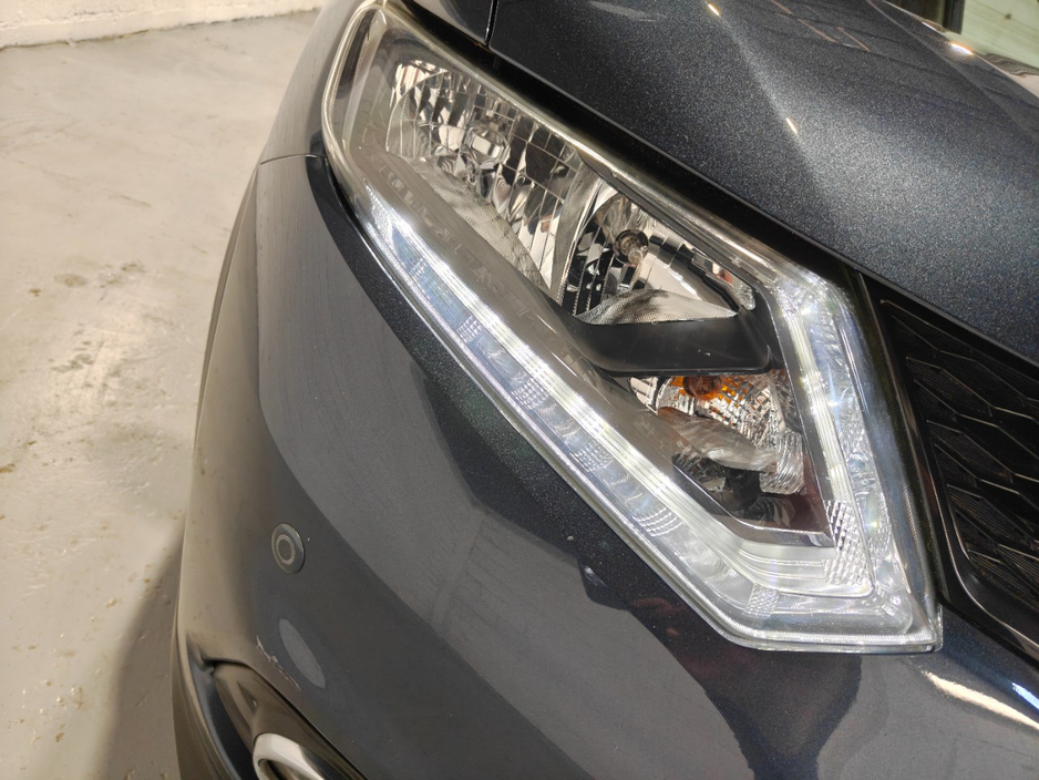 2016 Nissan X-Trail - image 9