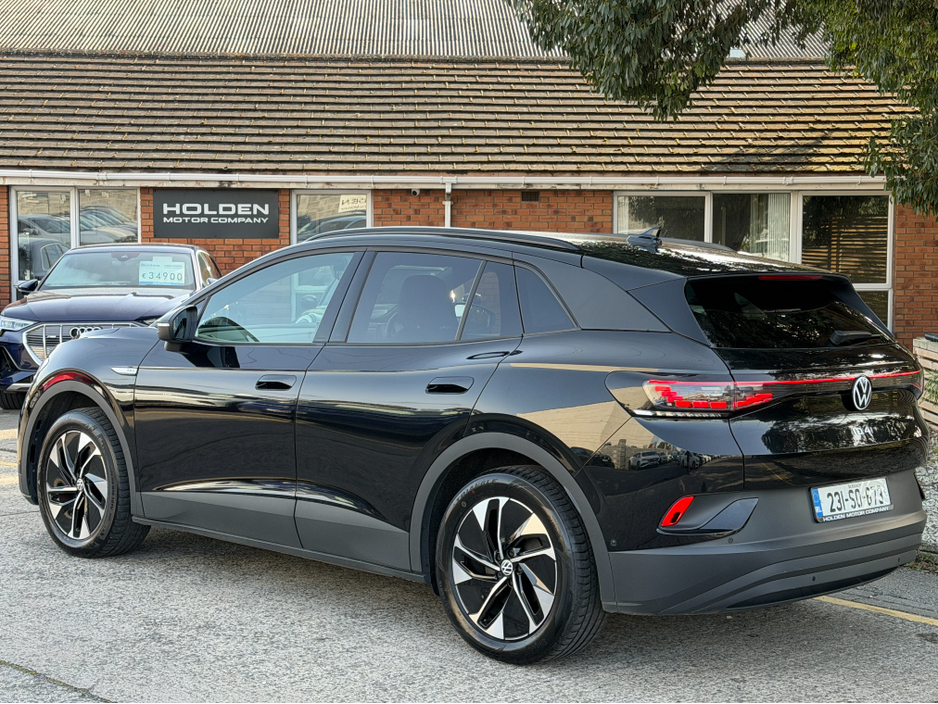 2023 Volkswagen ID.4 - image 12