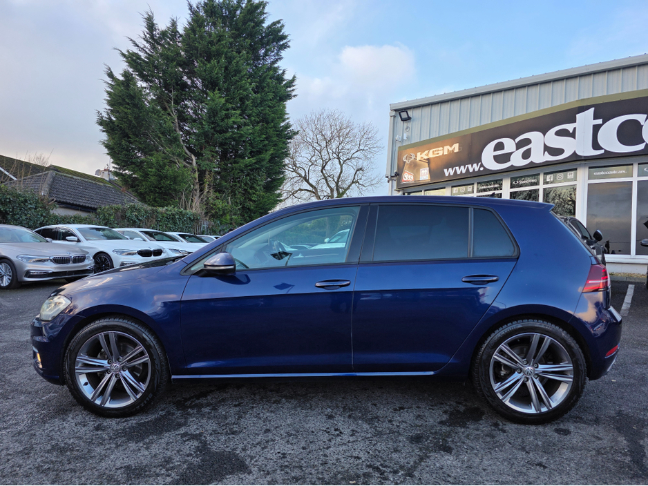 2017 Volkswagen Golf ( 172 REG LEATHER FULL LEATHER SEATS ELECTRIC MEMORY SEATS NAVI VIRTUAL CLOCKS ANDROID AUTO CARPLAY BLIND SPOT REAR TRAFFIC ASSIST ROAD SIGN RECOGNIZING LANE ASSIST LOW TAX BAND €17,500
