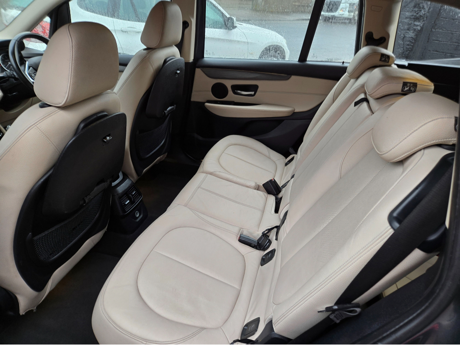 2016 BMW 2 Series Gran Tourer - image 2