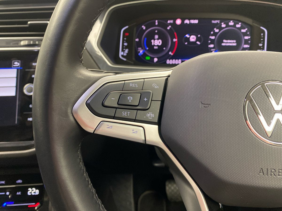 2024 Volkswagen Tiguan - image 20