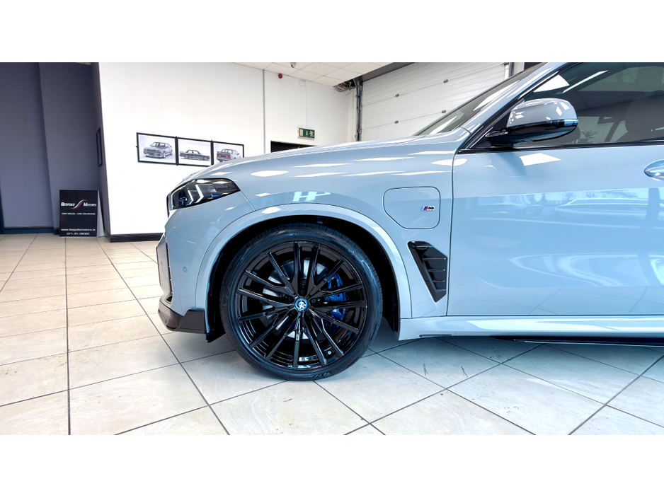 2025 BMW X5 - image 3