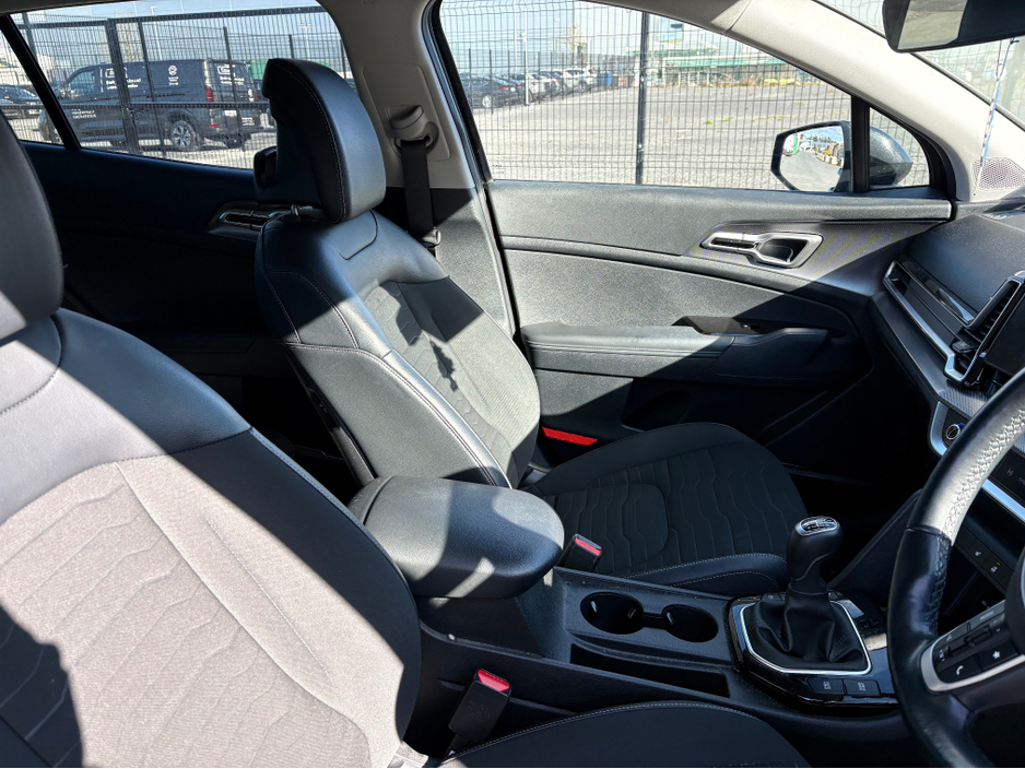 2023 Kia Sportage - image 16