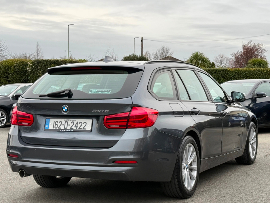 2016 BMW 3 Series - image 5