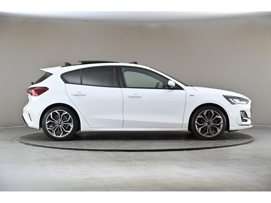 2023 Ford Focus 1.0 TITANIUM 125BHP MHEV *VERY LOW MILEAGE*FULL LEATHER*EL.PAN ROOF*