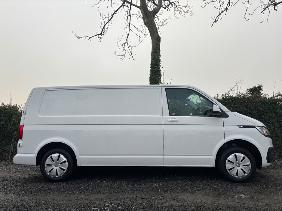 2021 Volkswagen Transporter  €18,998
