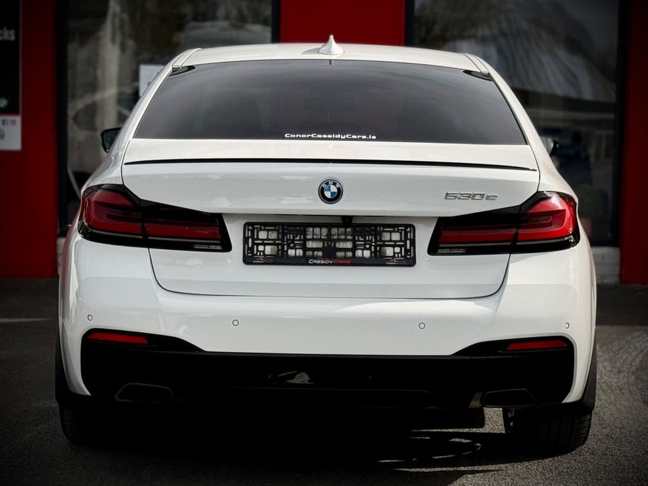 2023 BMW 5 Series - image 5