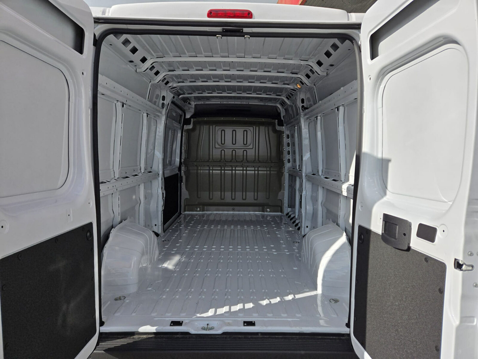 2026 Opel Movano  €29,950