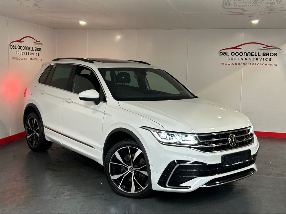 2023 Volkswagen Tiguan - image 2