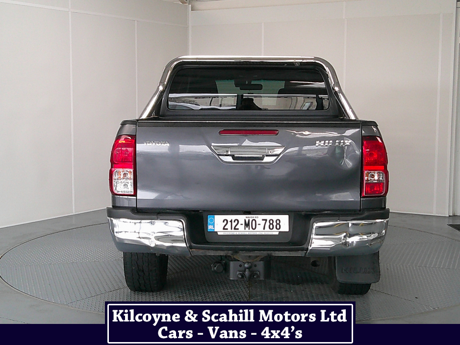 2021 Toyota Hilux - image 6