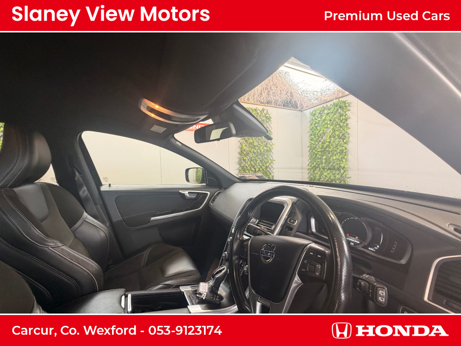 2017 Volvo XC60 - image 4