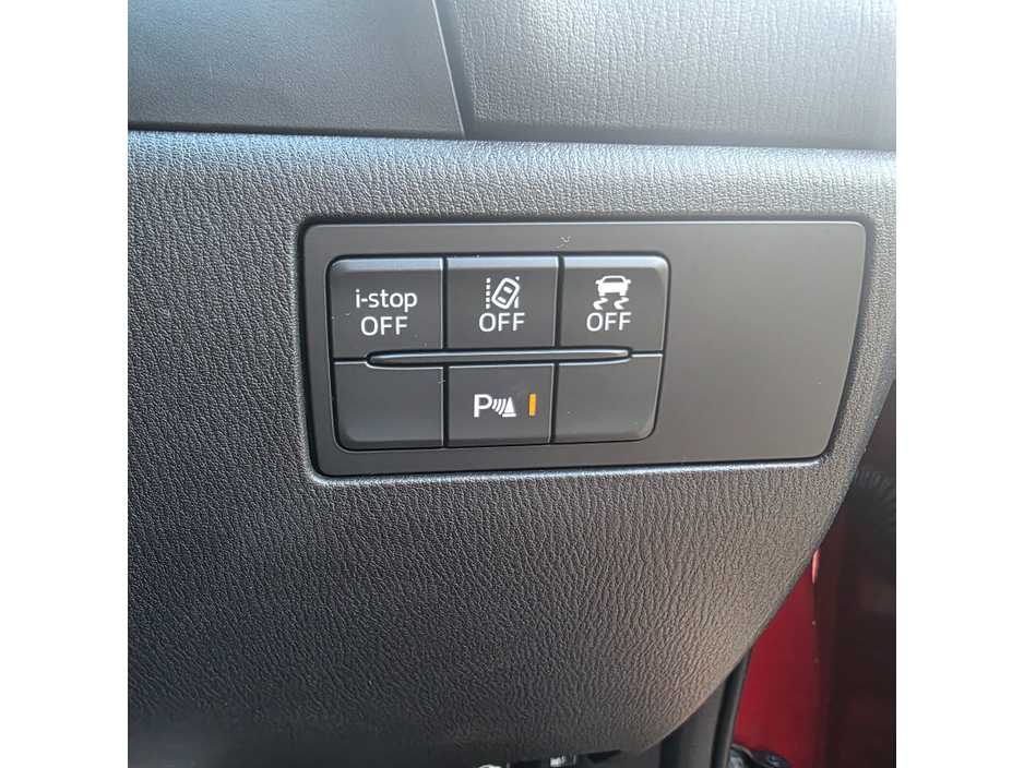 2016 Mazda Axela  €12,450