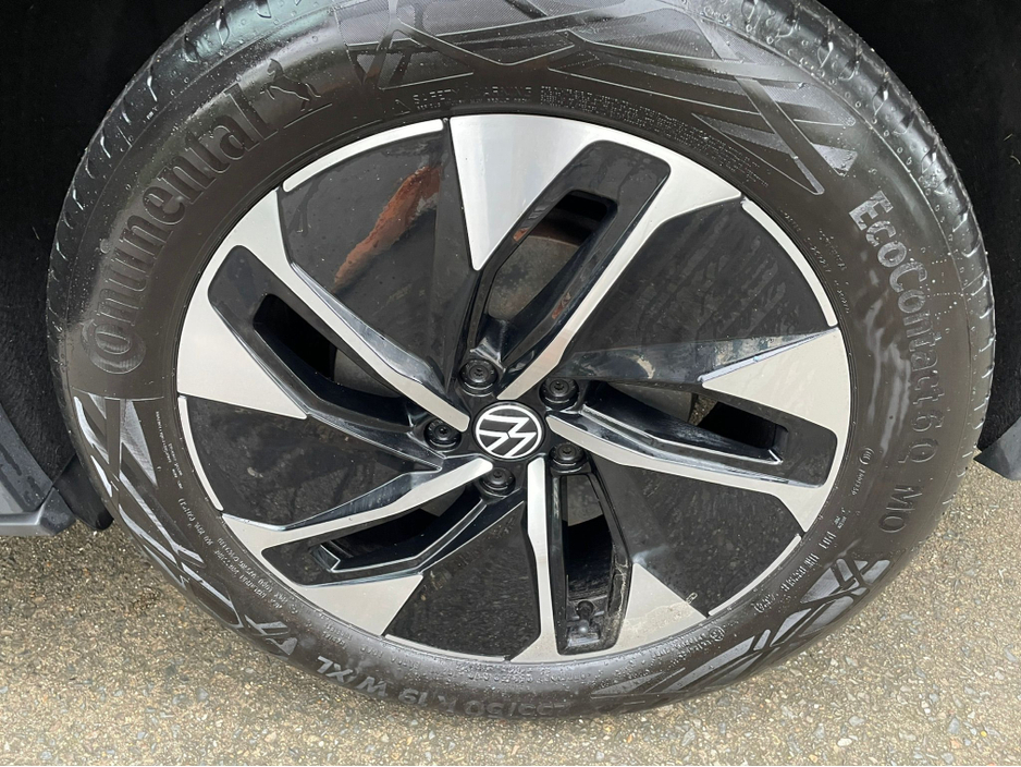 2023 Volkswagen ID.4 - image 9