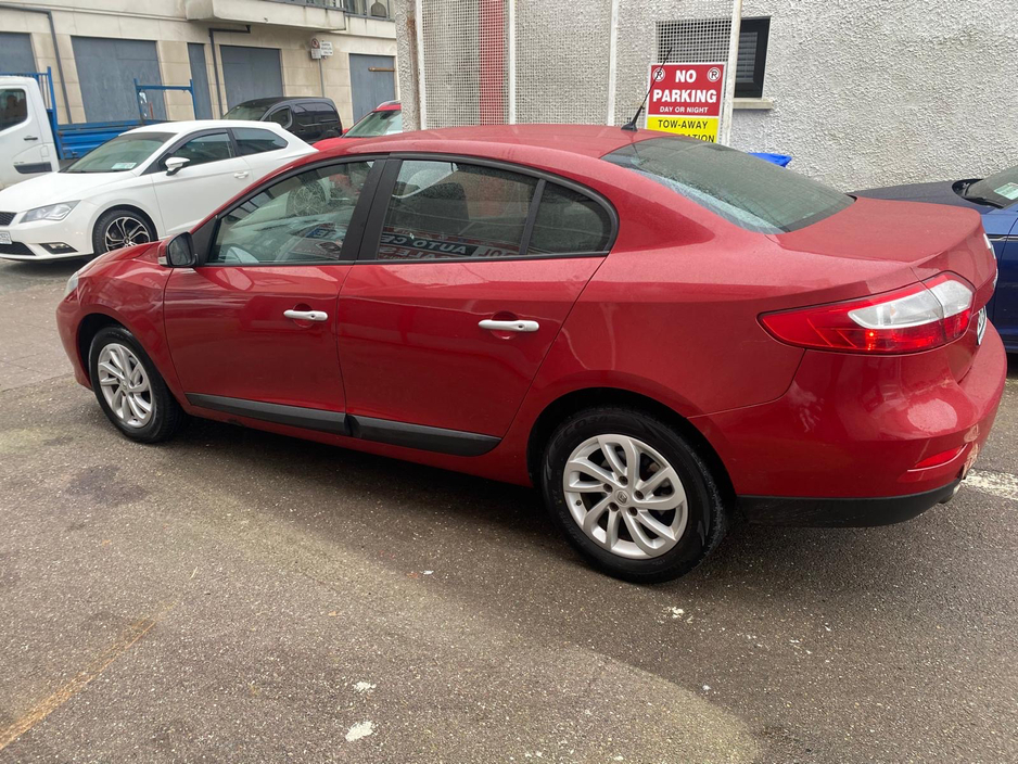 2015 Renault Fluence - image 18