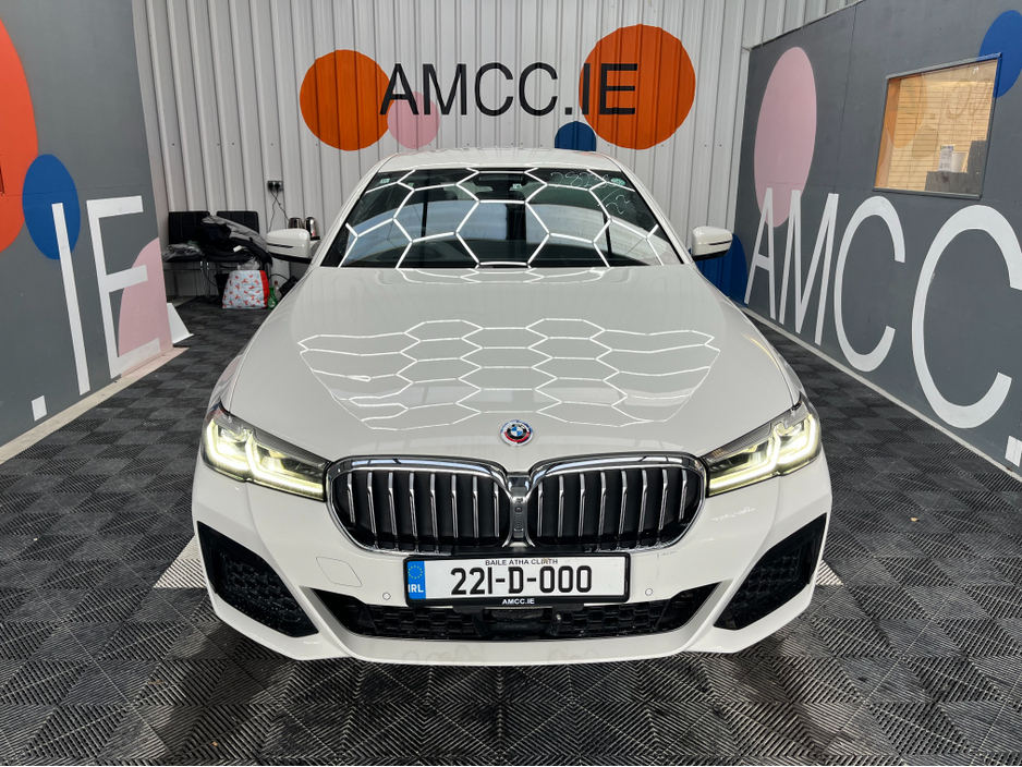 2022 BMW 5 Series - image 6