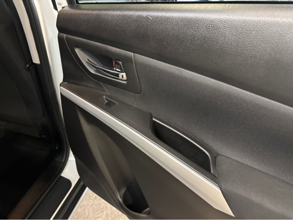 2017 Suzuki SX4 - image 7