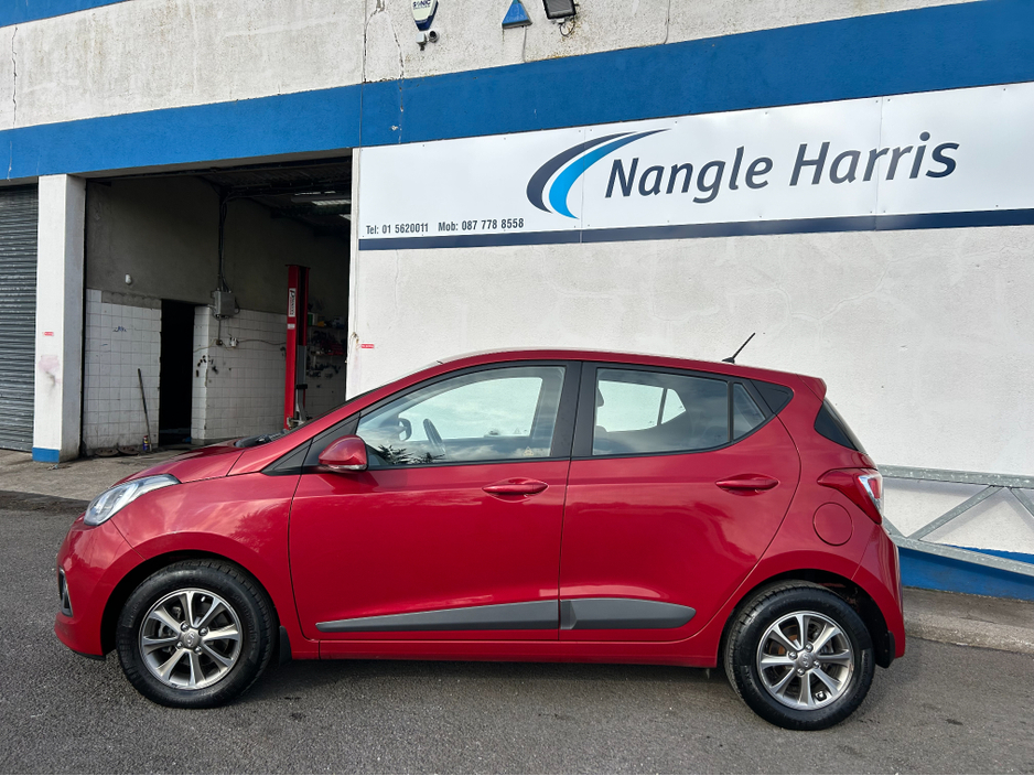 2015 Hyundai i10 - image 2