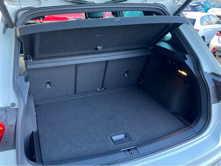 2020 Volkswagen Tiguan R-LINE 4MOTION AUTOMATIC 2.0 DIESEL //LOW MILES//MASSIVE SPEC//FULL LEATHER//DYNAUDIO SOUND SYSTEM//360 PARKING CAMERAS//HEAD UP DISPLAY// €34,950