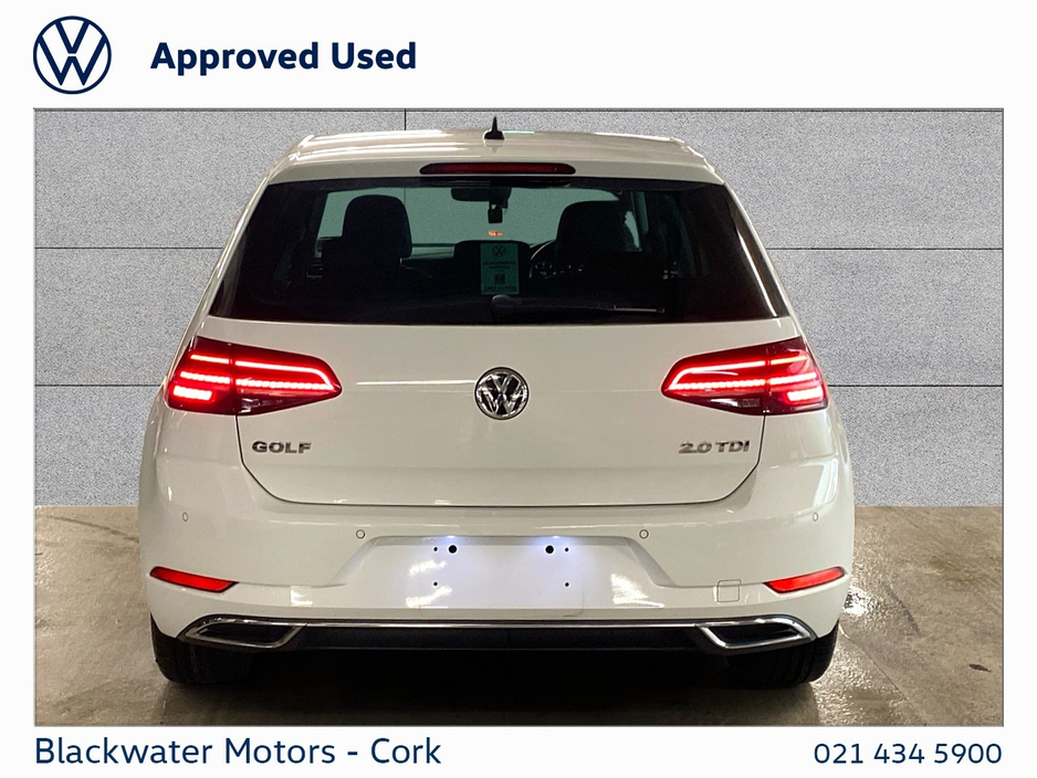 2021 Volkswagen Golf - image 13