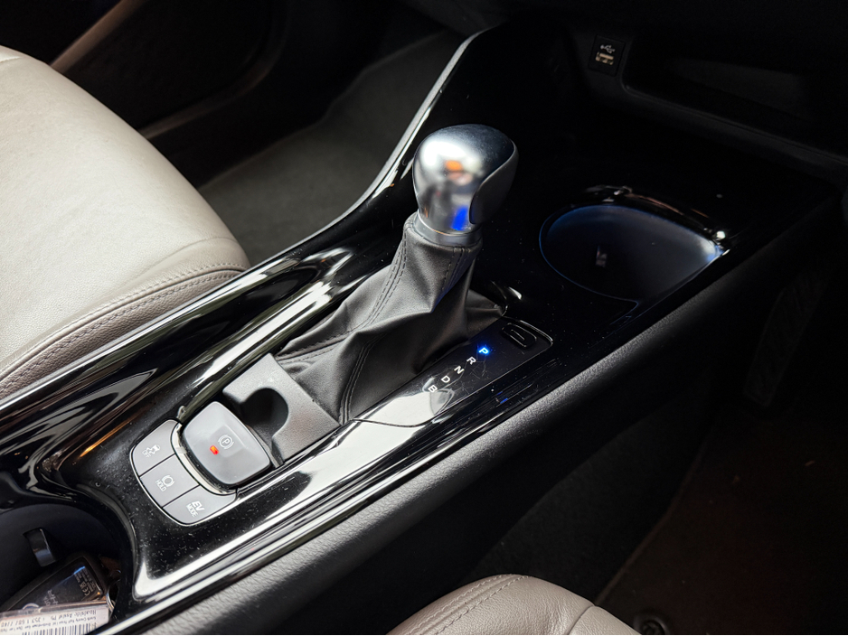 2023 Toyota C-HR HYBRID SOL..RAER CAMERA WITH PARK ASSIST €21,900