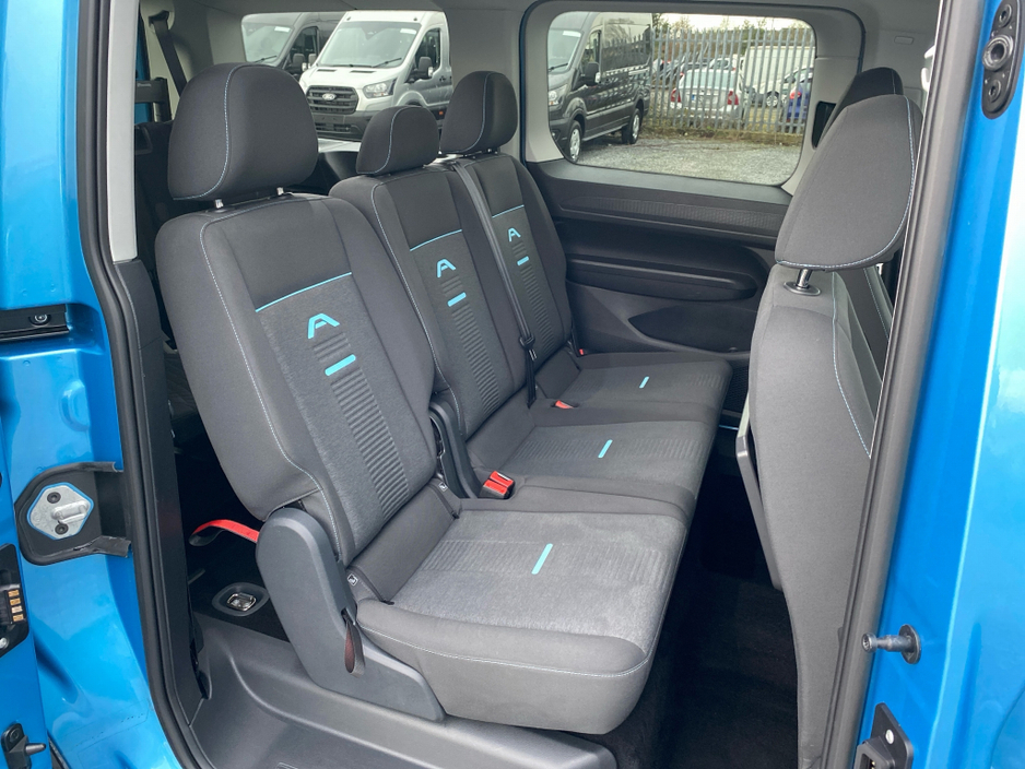 2022 Ford Tourneo Connect - image 20