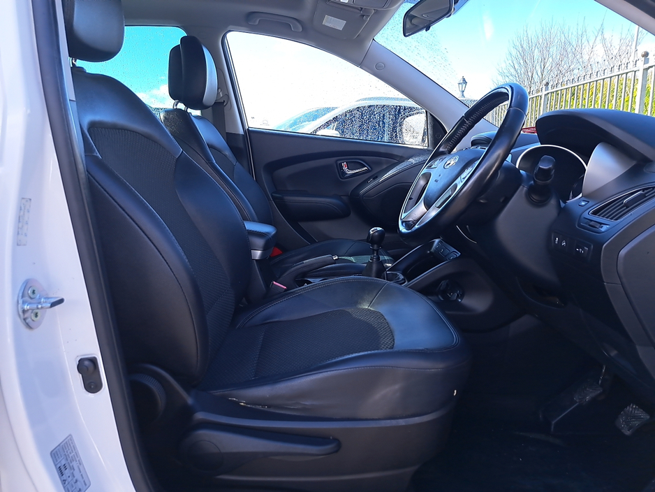 2013 Hyundai ix35 - image 12