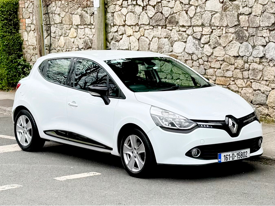 2016 Renault Clio - image 11