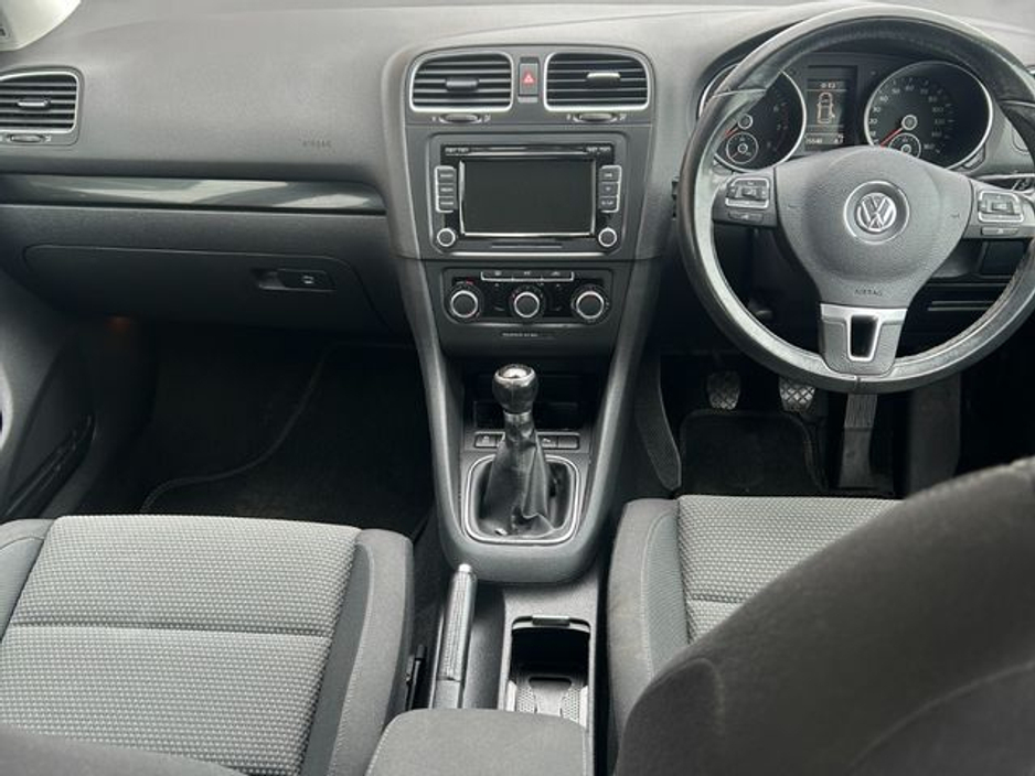 2013 Volkswagen Golf - image 14