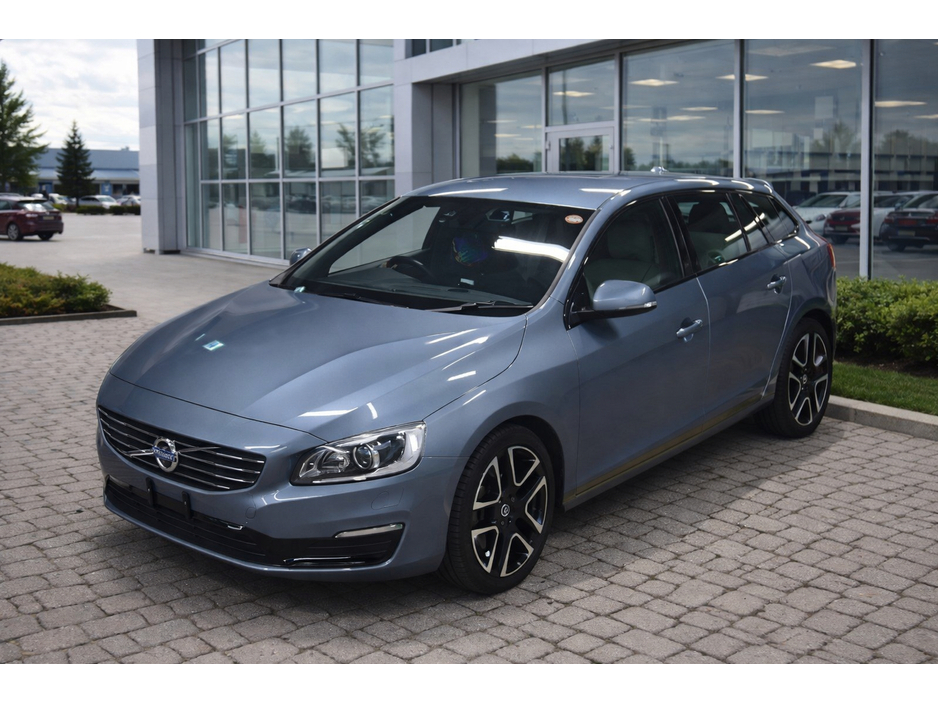 2017 Volvo V60 2.0 D4 DYNAMIC EDITION 190BHP AUTOMATIC **TOP SPEC / ADAPTIVE CRUISE CONTROL / BLIND SPOT ASSIST / BEIGE LEATHER / ELECTRIC & MEMORY FRONT SEATS / HEATED SEATS / REVERSE CAMERA / XENON HEADLIGHTS** €18,900