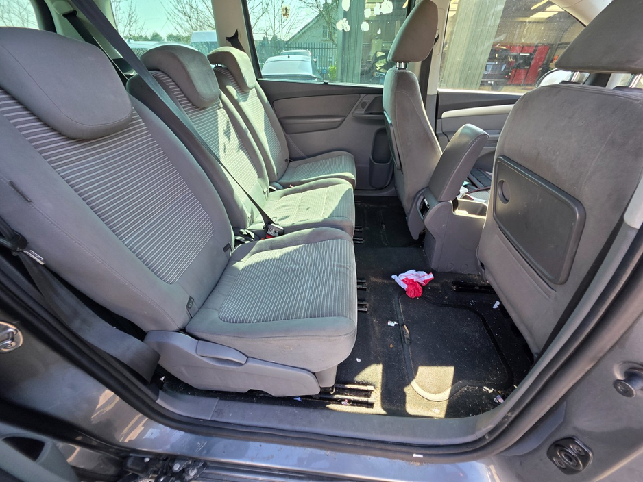 2011 SEAT Alhambra - image 10