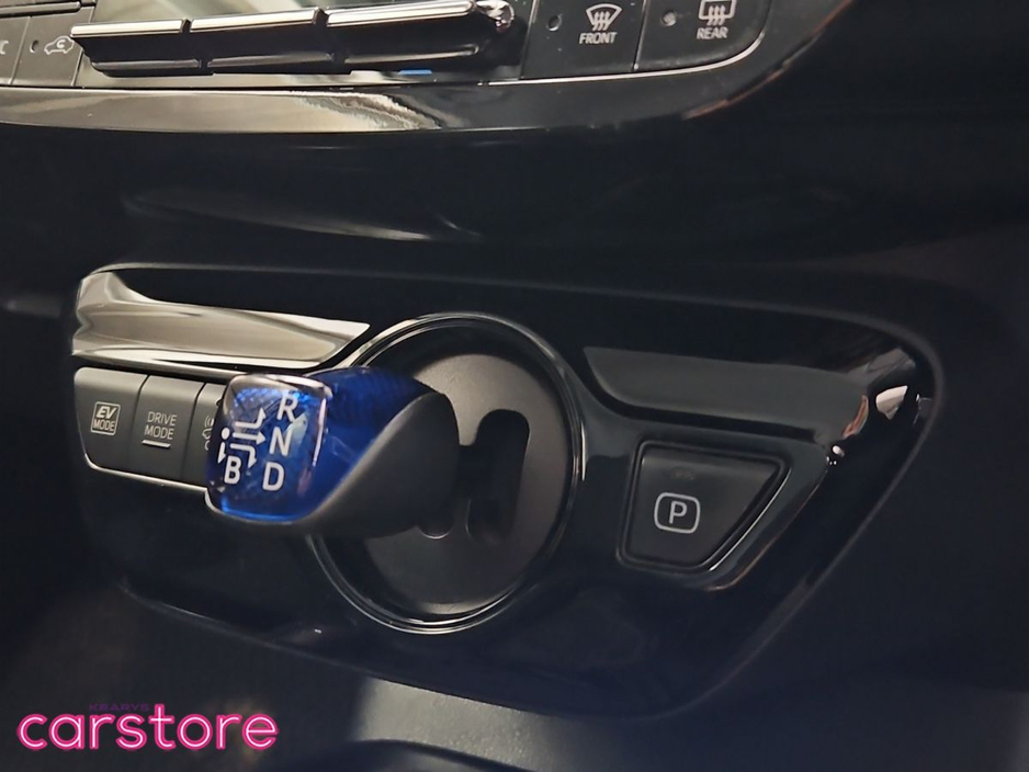 2019 Toyota Prius - image 20