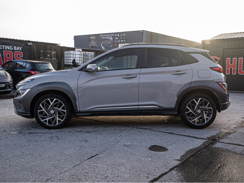 2023 Hyundai Kona 2023 Kona 1.6 Hybrid/FSH/High spec/1yr warranty €25,888