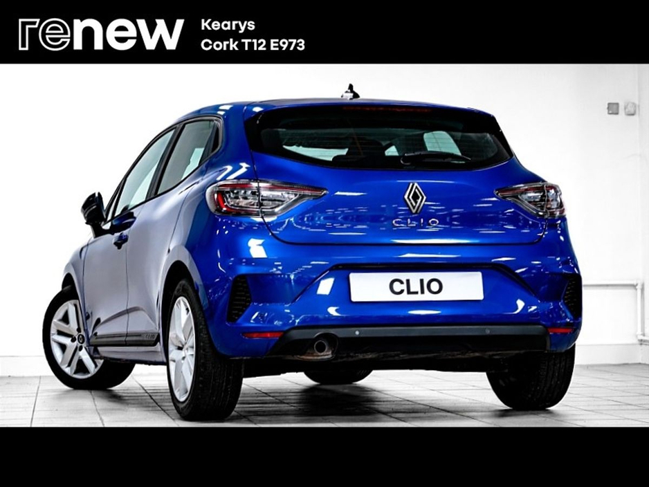 2025 Renault Clio - image 3