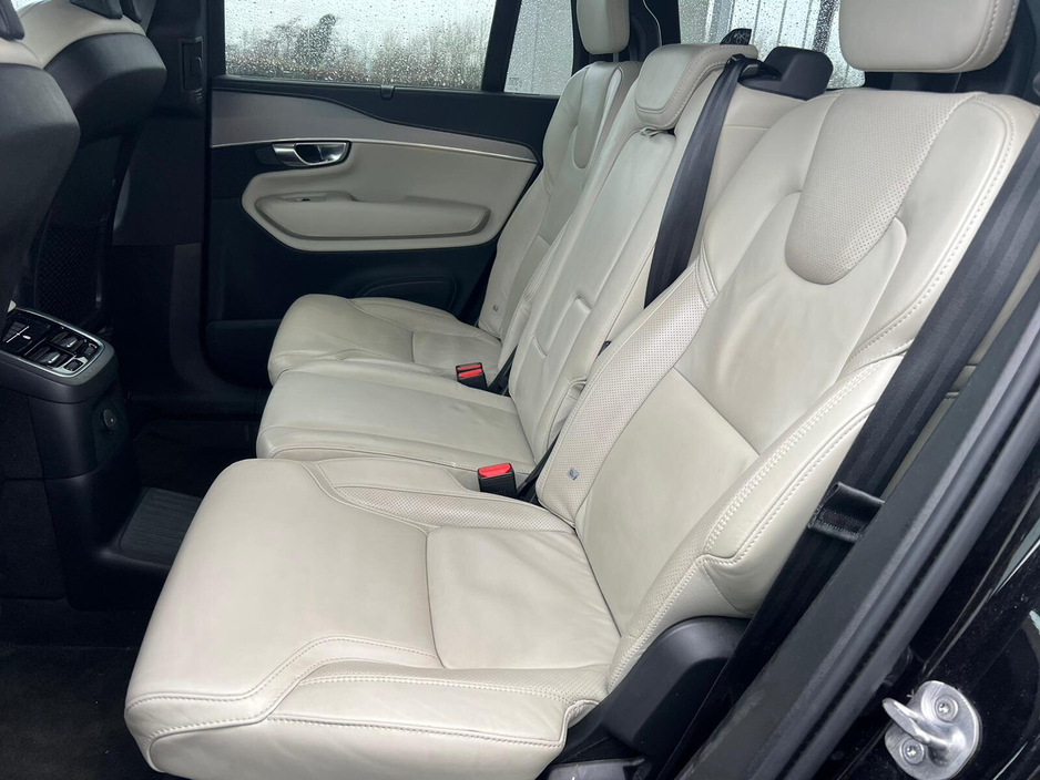 2022 Volvo XC90 PHEV T8 (390hp) R-Design AWD €49,950