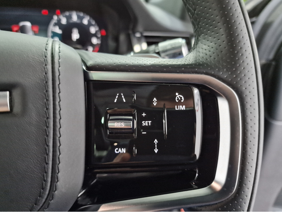 2021 Land Rover Discovery Sport P300E R-DYNAMIC HSE (PAN ROOF) AWD AUTOMATIC **TOP SPEC / APPLE CARPLAY / BLIND SPOT ASSIST / CRUISE CONTROL / ELECTRIC BOOTLID / FULL LEATHER / HEATED SEATS / MERIDIAN SOUND / 360 DEGREE CAMERA** €36,900