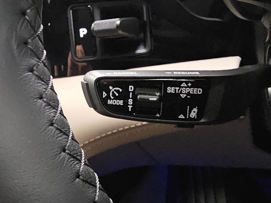 2025 Porsche Taycan - image 16