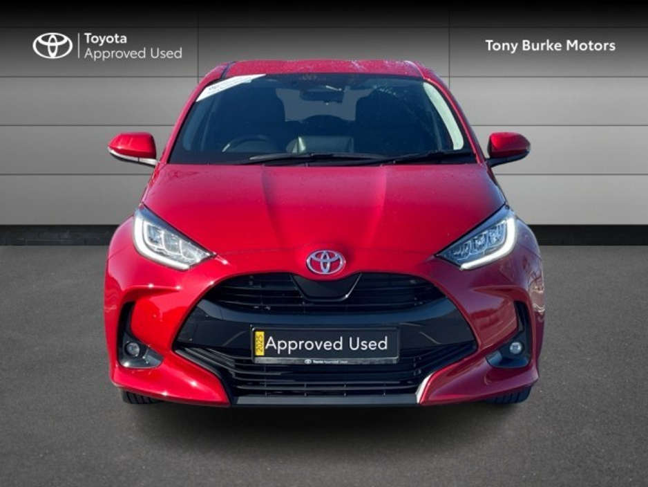 2025 Toyota Yaris - image 4